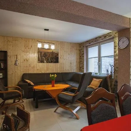 Four Seasons דז'ווירז'ינו